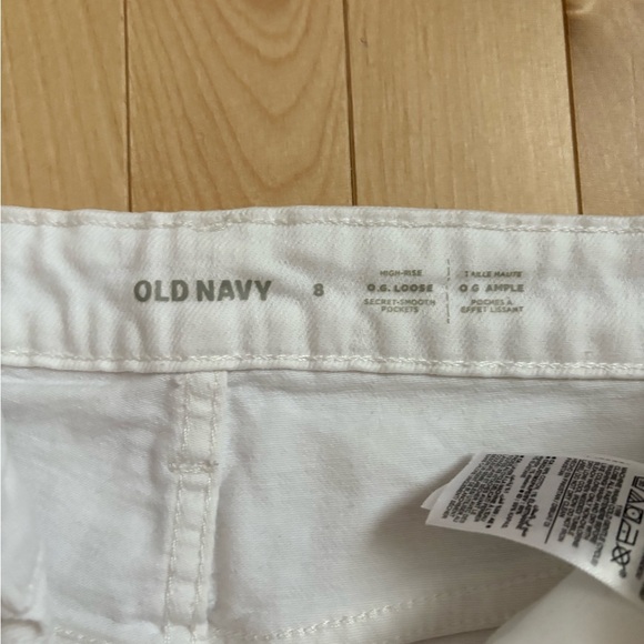 Old Navy Classic White Jeans - Picture 2 of 3